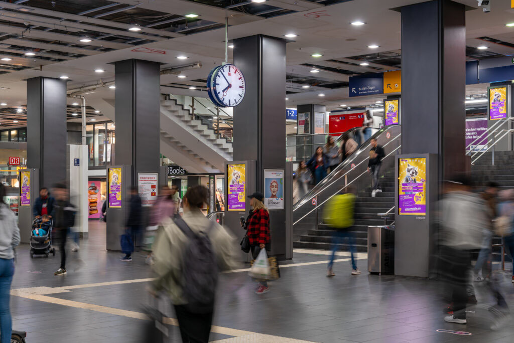 DOOH erreicht in einer Woche 81 Prozent der Bevölkerung