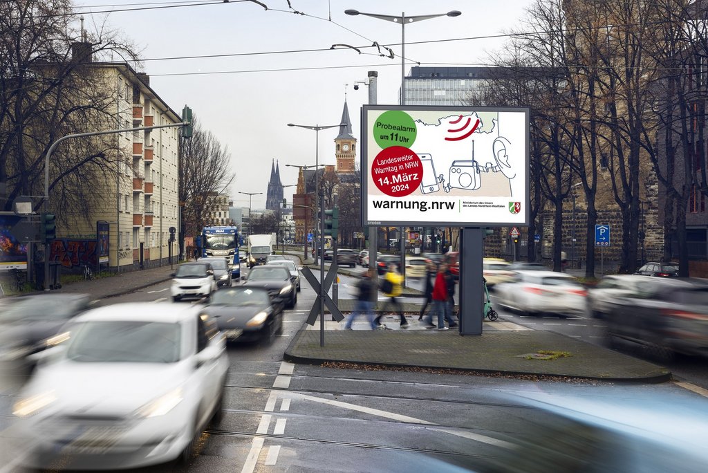 Warntag in NRW und Bayern: Digitale Medienträger von Ströer üben mit einer Probewarnung wieder für den Ernstfall 