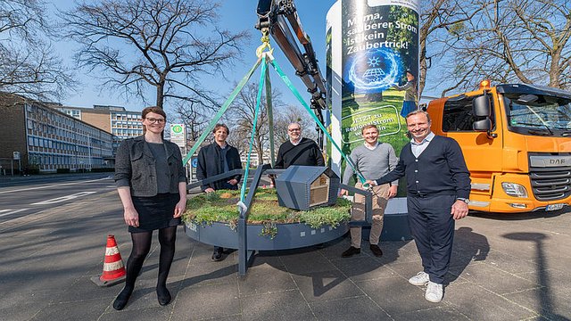 Bonn gets green advertising pillars