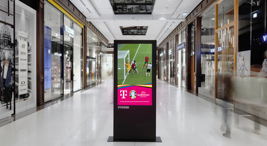 TELEKOM MEDIENINFORMATION | Premiere: Telekom bringt alle Tore der UEFA EURO 2024™ auf Public-Video-Screens von Ströer in Deutschland