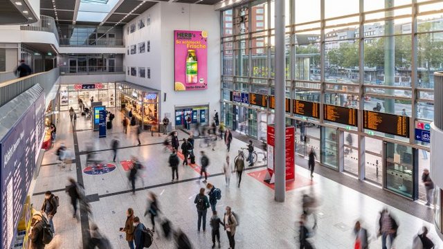 Ströer stellt zukunftssicheres Targeting für digitale OOH-Kampagnen vor