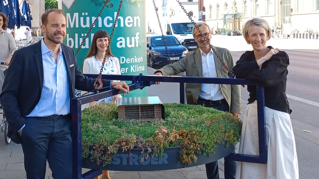 Ströer puts green roofs on advertising pillars in Munich