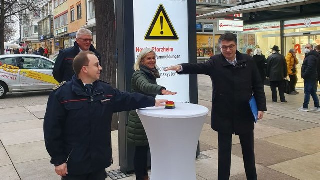 Warning messages in Pforzheim on digital city information systems