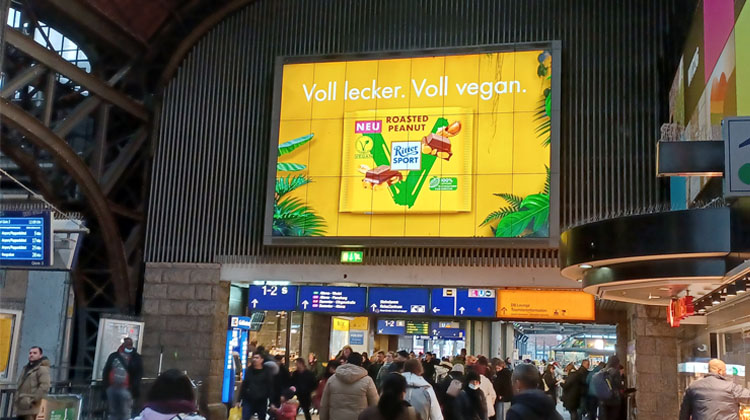 Fully delicious, fully vegan, fully digital: Ritter Sport advertises widely with digital outdoor advertising